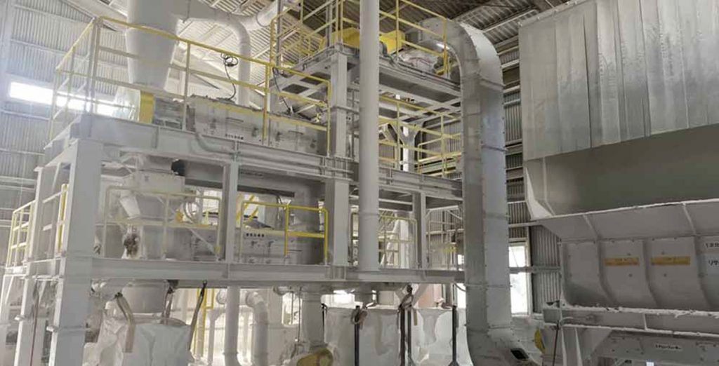 廃石膏ボードリサイクル設備は、和歌山県の西浜工場でおこなっております。産廃の持込、収集は㈱ワークへご相談ください。